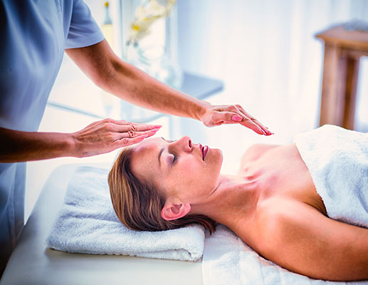 Schenken Sie neue Energie an Ihre Mitmenschen mit der Reiki-Behandlung und der esoterischen Kraft der Energieübertragung!