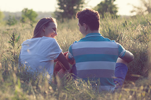 Singles und Alleinstehende finden ihren perfekten Partner über die Partnerzusammenführung mit Magie!