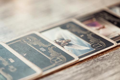 Die Sonnkarte im Online-Tarot verspricht Ihnen Sonnenschein