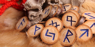 Runen – mystische Zeichen germanischer Völker