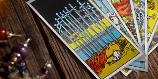 Die Zehn der Schwerter | Tarotkarte - Kleine Arkana