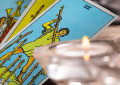 Die Sieben der Stäbe | Tarotkarte - Kleine Arkana